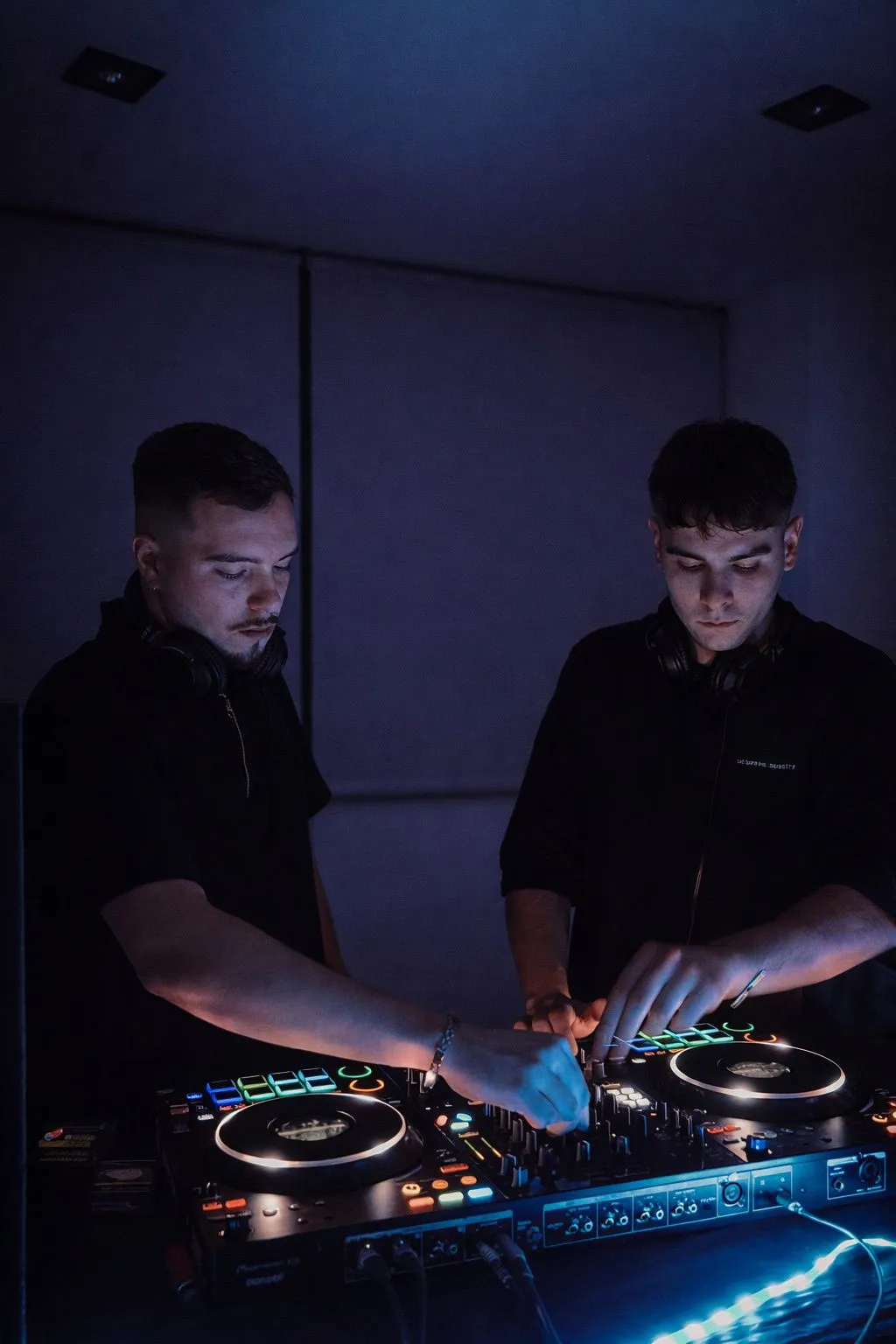 Los DJs PE&LE